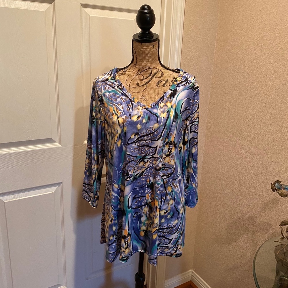 Binding multi colored print tunic top,